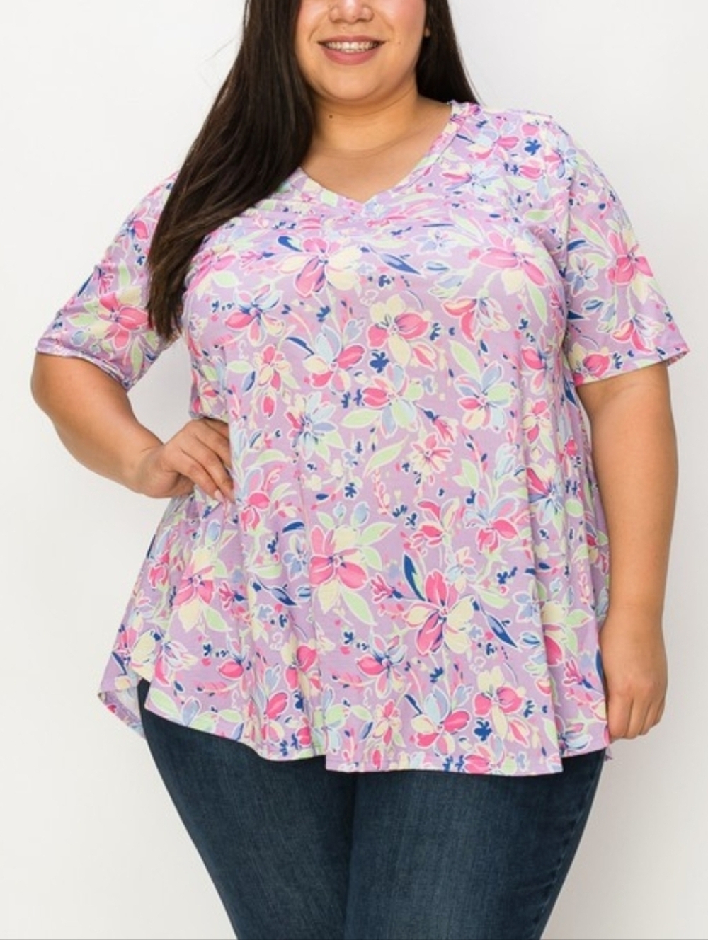 New Curvy Lovey Floral Vneck Top